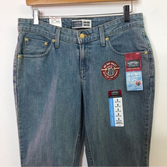 NWT Levi's Signature Womens Jeans Low Rise Boot Cut Light Wash Denim Size 8 M - Picture 4 of 15